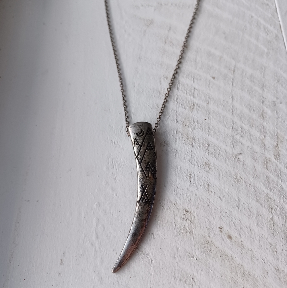 Silver Tooth Claw Pendant Necklace